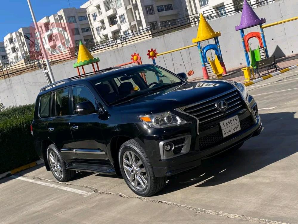 Lexus LX